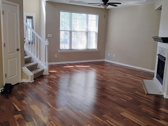 3rd image of 600 Windbrook Cir
