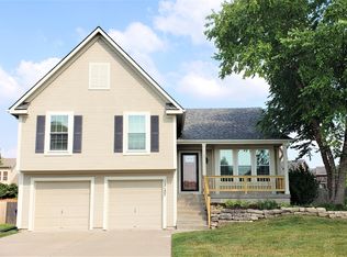 12157 S Monroe St, Olathe, KS 66061
