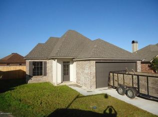 104 Clint Ln, Youngsville, LA 70592