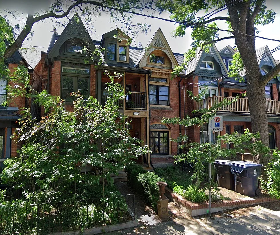 Dufferin St — Photo 1