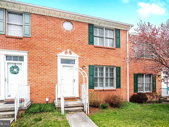 628 Eichelberger St, Hanover, PA 17331