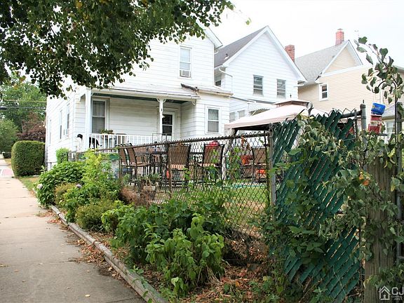 4th image of 131 S Pine Ave