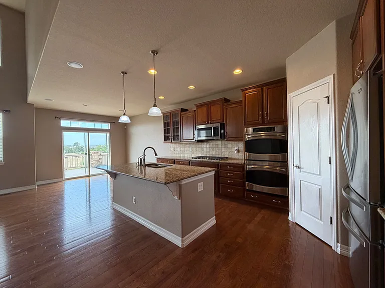 8229 S Country Club Pkwy — Photo 3