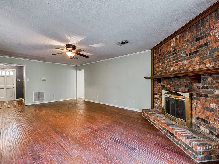 12119 Shawnee Forest Dr — Photo 3