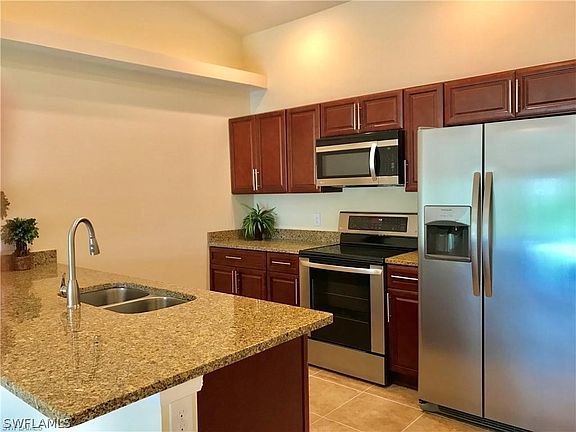 3rd image of 319 SE Van Loon Terrace Cpe