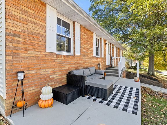 5th image of 108 Tudor Dr