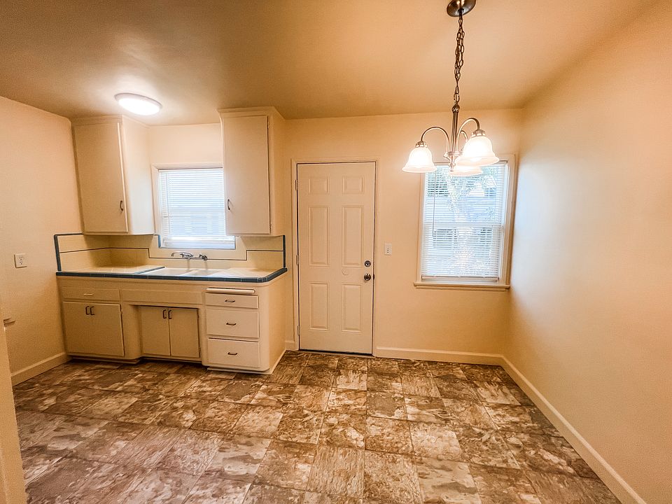 Kitchen-New vinyl flooring.