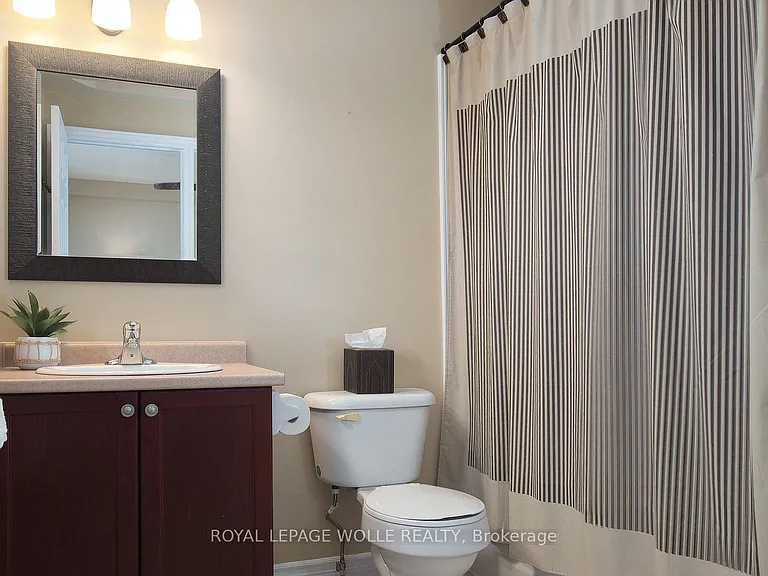 511 Victoria Rd N — Photo 22