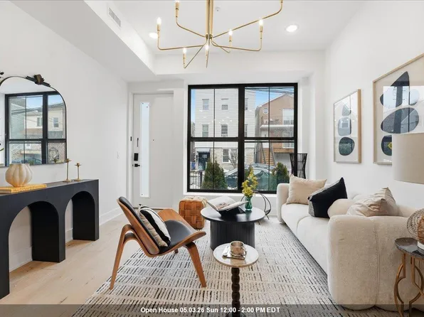 15 Manhattan Avenue image 1 of 19