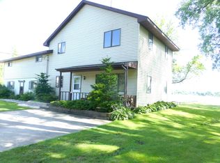 7521 Clearwater Beach Rd, Hartford, WI 53027