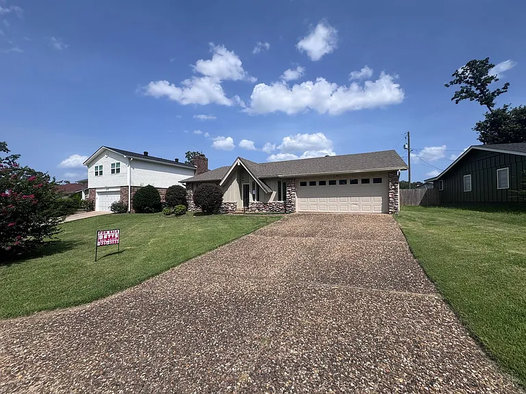 1115 Briar Creek Rd — Photo 94