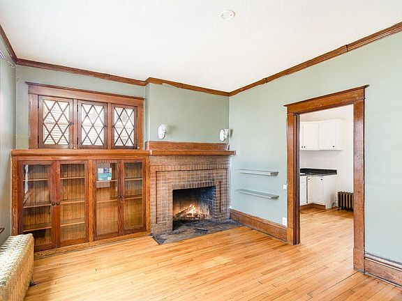 4th image of 914 Arkwright St
