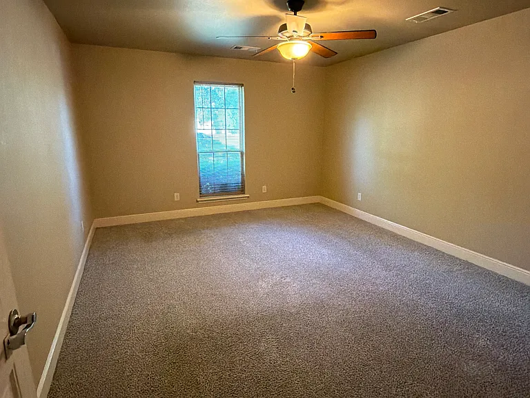 4523 Willow St — Photo 11