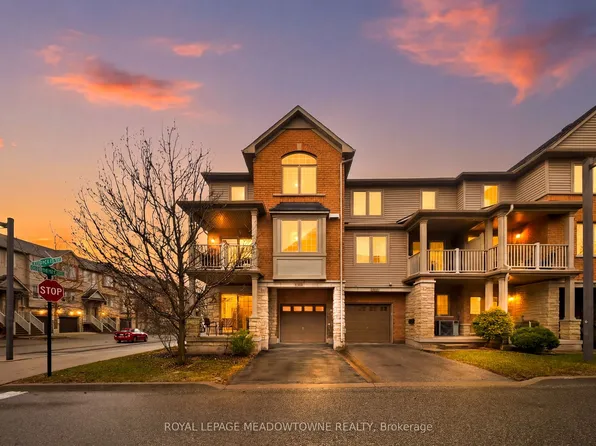 624 Maude Cmn, Burlington, ON L7L 0C7