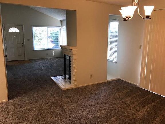 4th image of 2400 Camino Garden Way