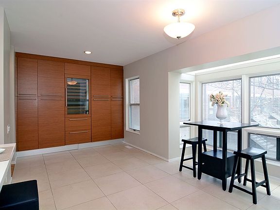 5th image of 641 W Willow St APT 119