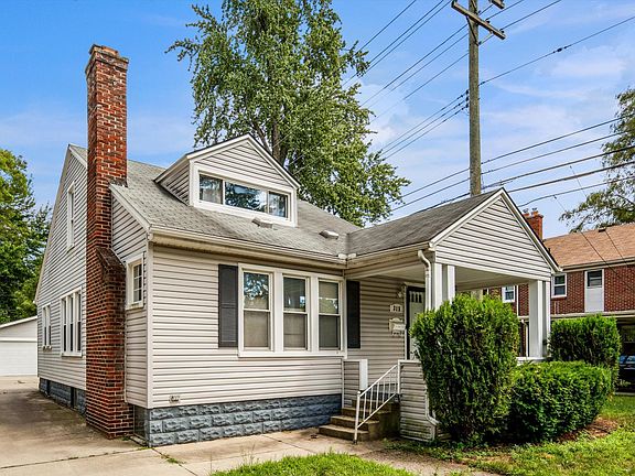 3rd image of 315 S Gainsborough Ave