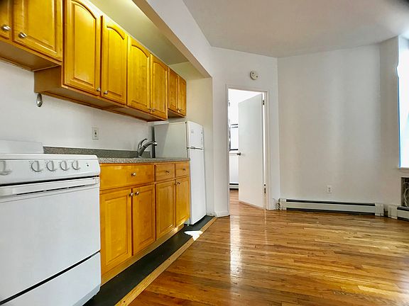 2nd image of 268 W 84th St APT 4D