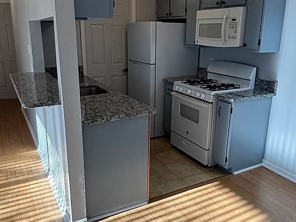 Breakfast Counter on outside of Kitchen