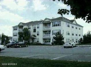 335 Saint Andrews Pl, Englishtown, NJ 07726