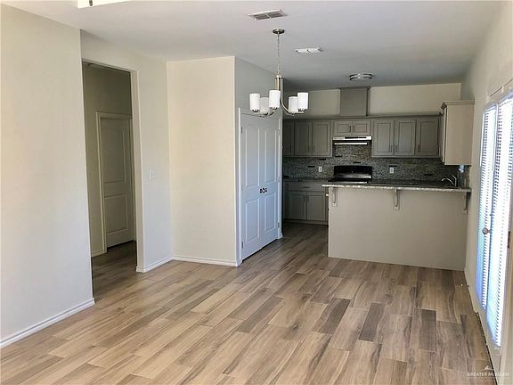 3rd image of 3707 Tinsley Ave APT 2