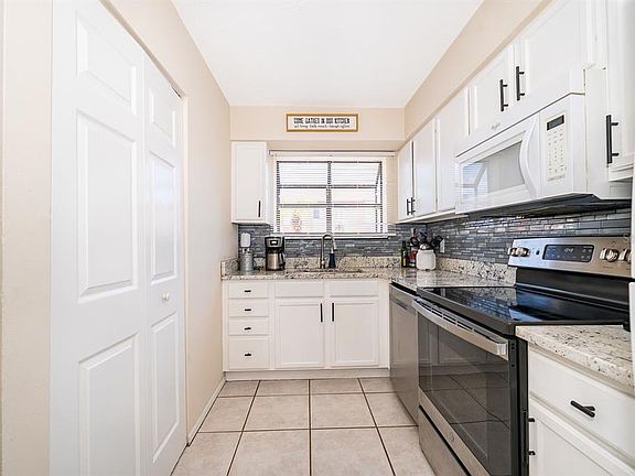 3rd image of 129 WHITE FAWN DRIVE #1290