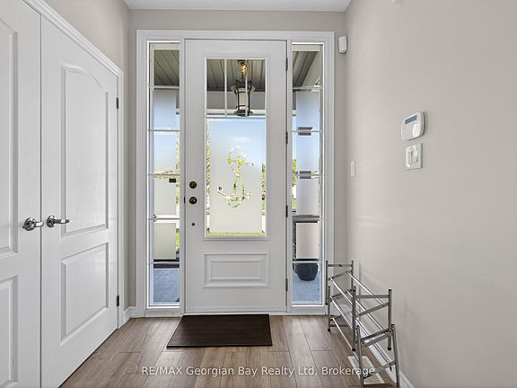 3rd image of 615 Bayport Blvd