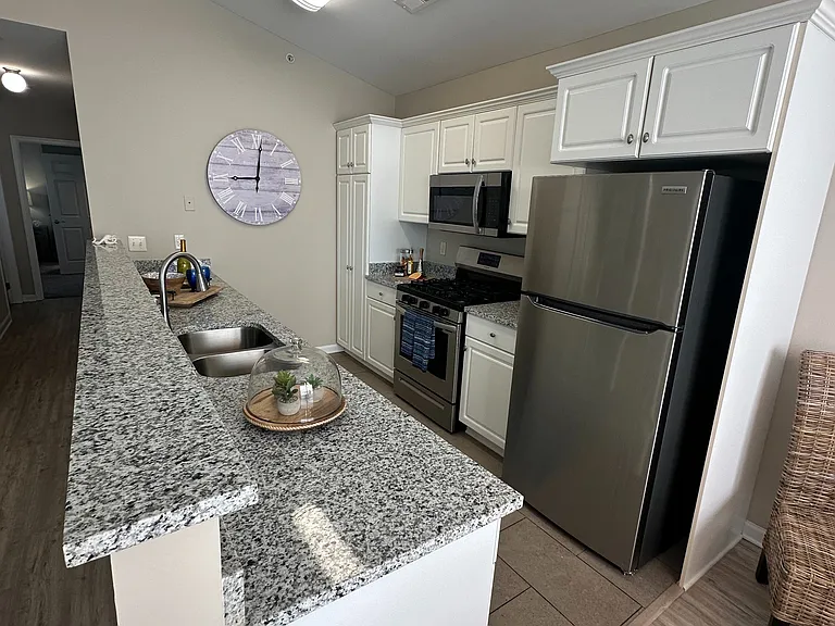 Dockside Village Apartments — Photo 16