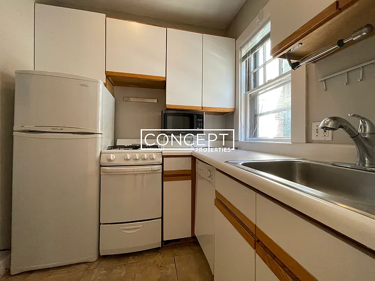 11-13 Story St #2 — Photo 7