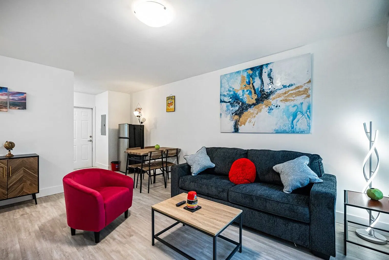 1 bed, 1.0 bath, 688 sqft, $3,536 — Photo 4