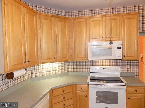 5th image of 1308B Scottsdale Dr #216