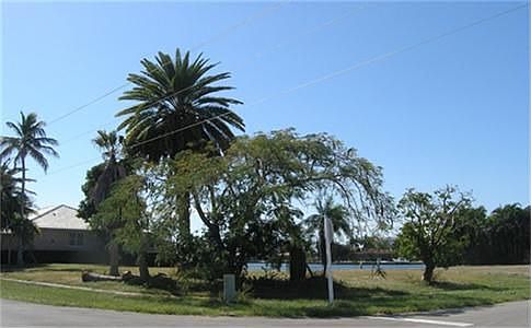 2nd image of 300 Lamplighter Dr Lot 16