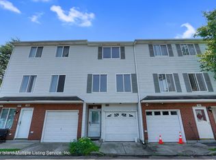200 Ilyssa Way, Staten Island, NY 10312