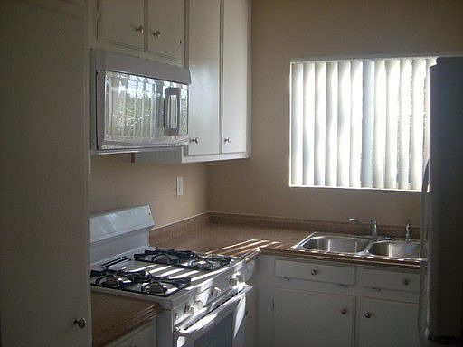 4th image of 4070 Highland Ave APT 8