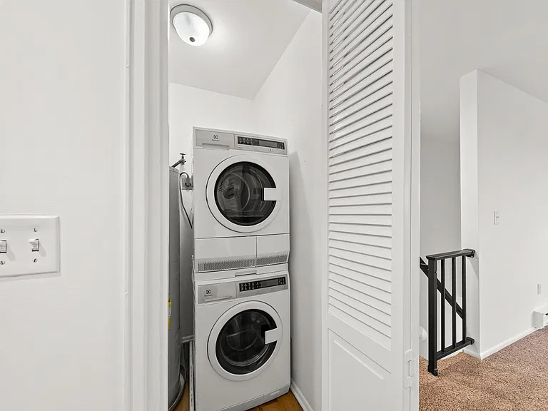 324 Shore Dr #B-8 — Photo 11