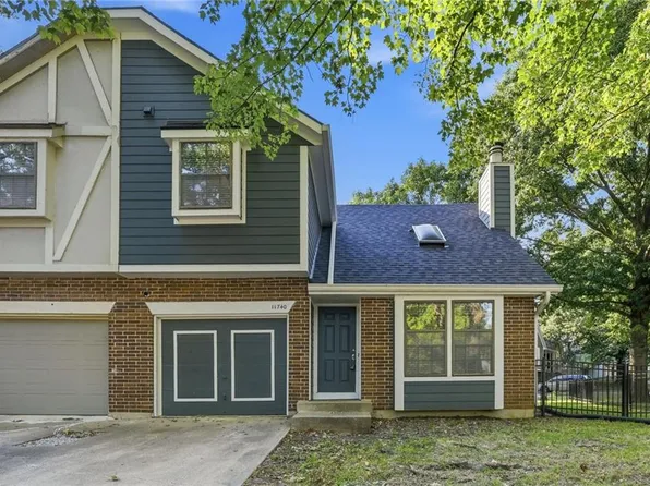 11740 Oakmont St, Overland Park, KS 66210