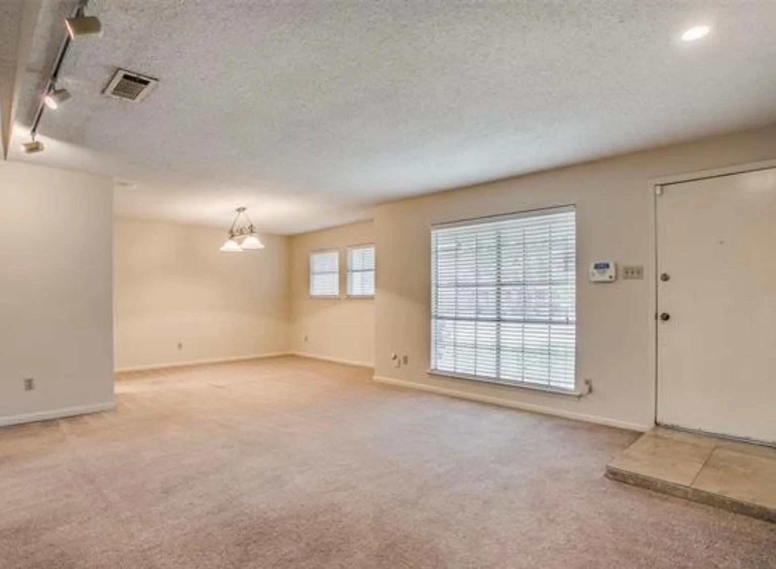 432 Sandy Trl — Photo 4