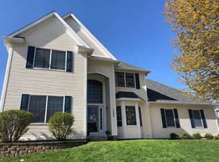 1203 Bridgeview Pl, Le Claire, IA
