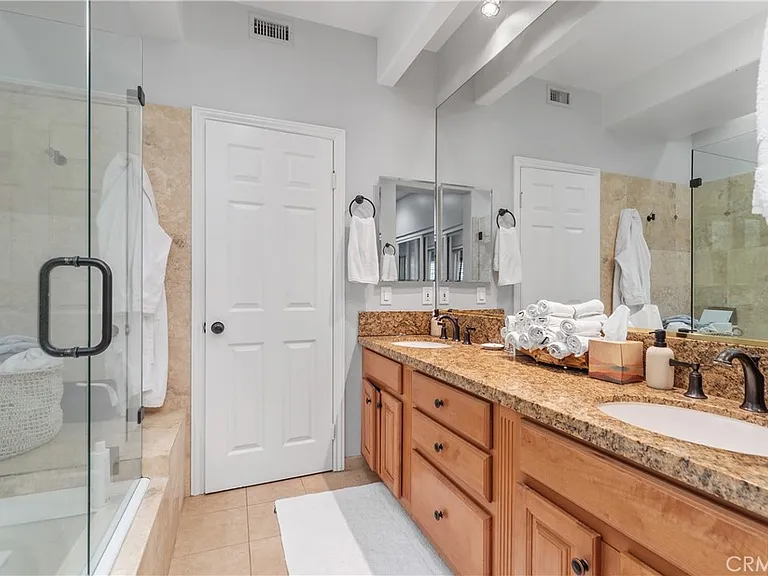 66 Baycrest Ct — Photo 23