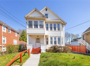 353 Broad St, New London, CT 06320