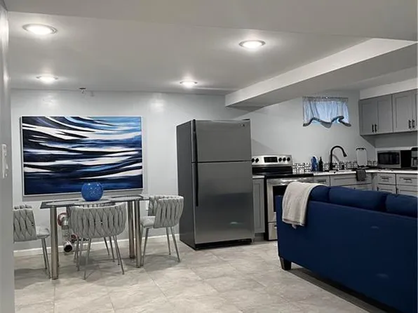 (undisclosed Address), Rosedale, NY 11422