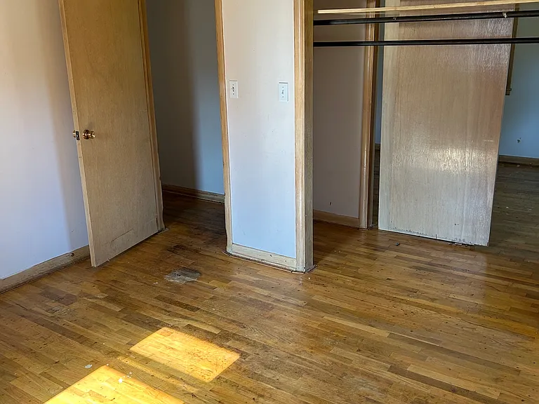 222 N Taylor St — Photo 3