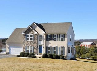 236 Courtney Ct, Spring Grove, PA 17362