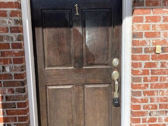 2nd image of 1805 Geerkin St APT 1