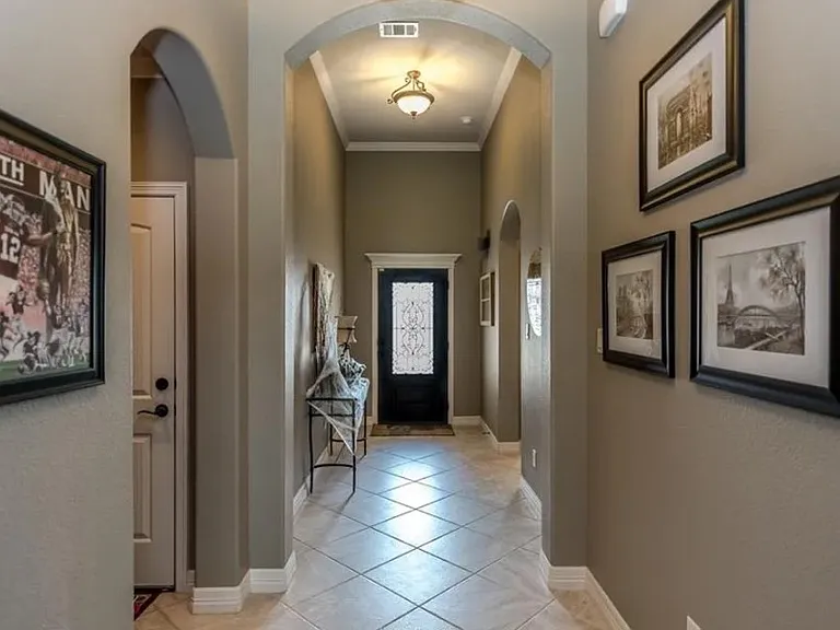 2502 Kimbolton Dr — Photo 2