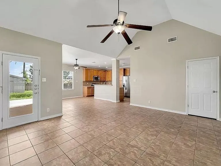 5305 Rimes Ranch Dr — Photo 2