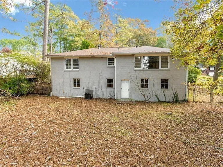 2720 Stonecreek Rd SE — Photo 31