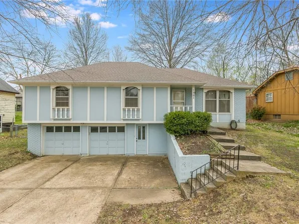 7901 E 130th St, Grandview, MO 64030