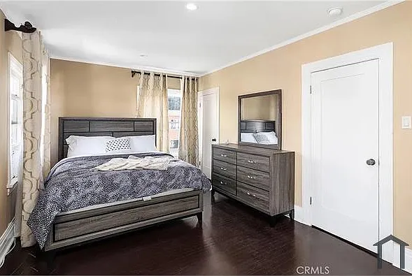 2754 Kenwood Ave — Photo 21
