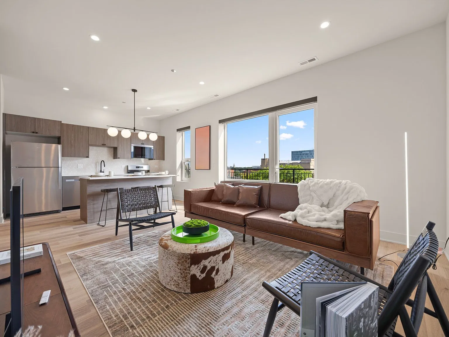 Ashland224 | Modern West Loop Living — Photo 2